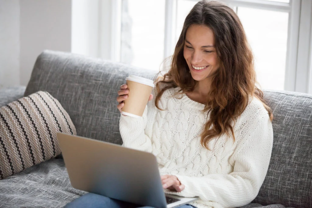 Current and potential customer service through online chats