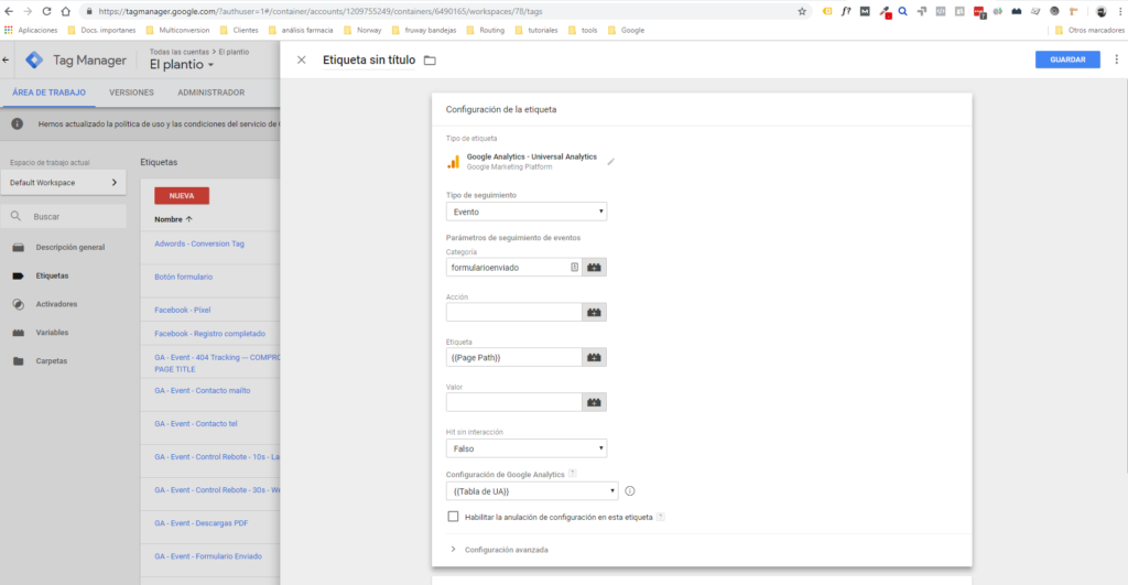 Configuración de categoría y acción de un evento de Universal Analytics en Google Tag Manager.