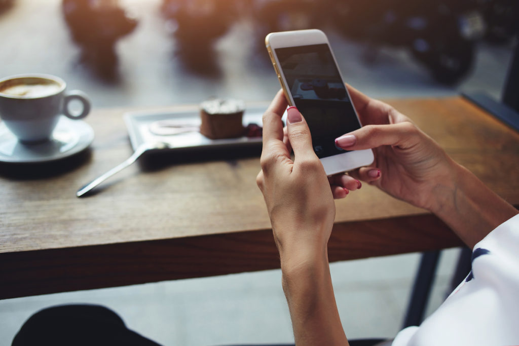 8 essential design tools for social media