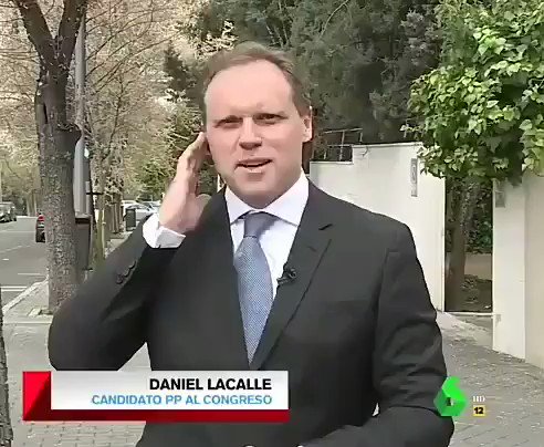 Captura de una entrevista televisiva usada como ejemplo de comunicación política.